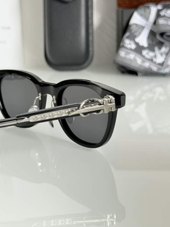 Picture of Chrome Hearts Sunglasses _SKUfw73375009fw
